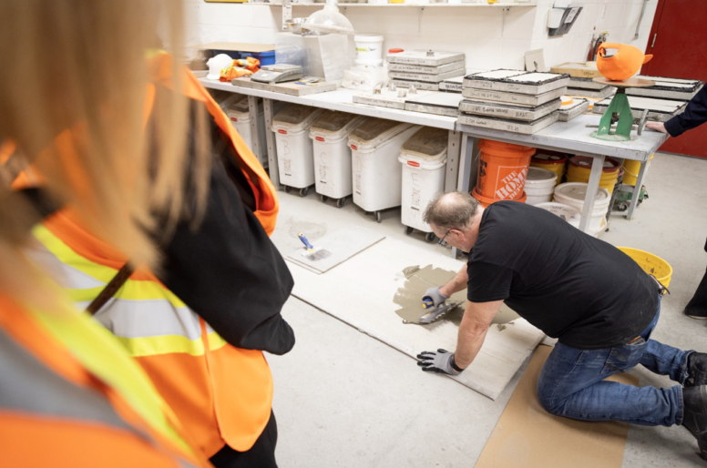 Retour sur une expérience exclusive au cœur des laboratoires Sika