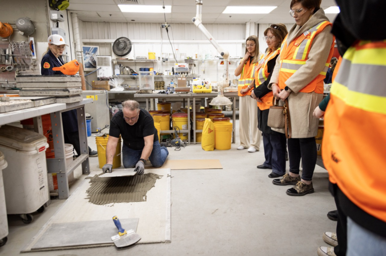 Retour sur une expérience exclusive au cœur des laboratoires Sika