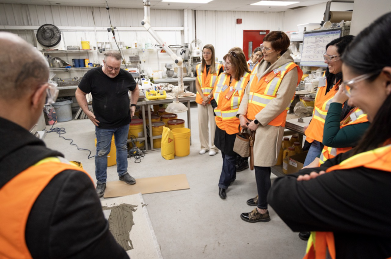 Retour sur une expérience exclusive au cœur des laboratoires Sika