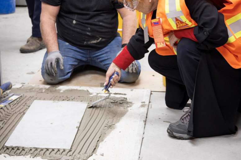 Retour sur une expérience exclusive au cœur des laboratoires Sika
